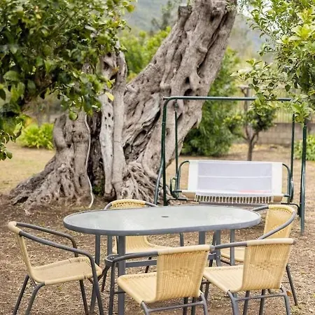Private House With Garden Next To The Casa de Férias