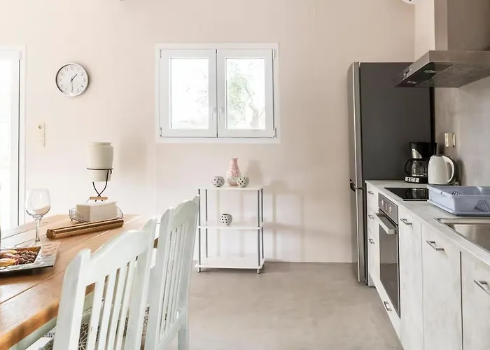 Hébergement de vacances Private House With Garden Next To The