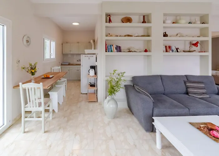 Private House With Garden Next To The Hébergement de vacances *